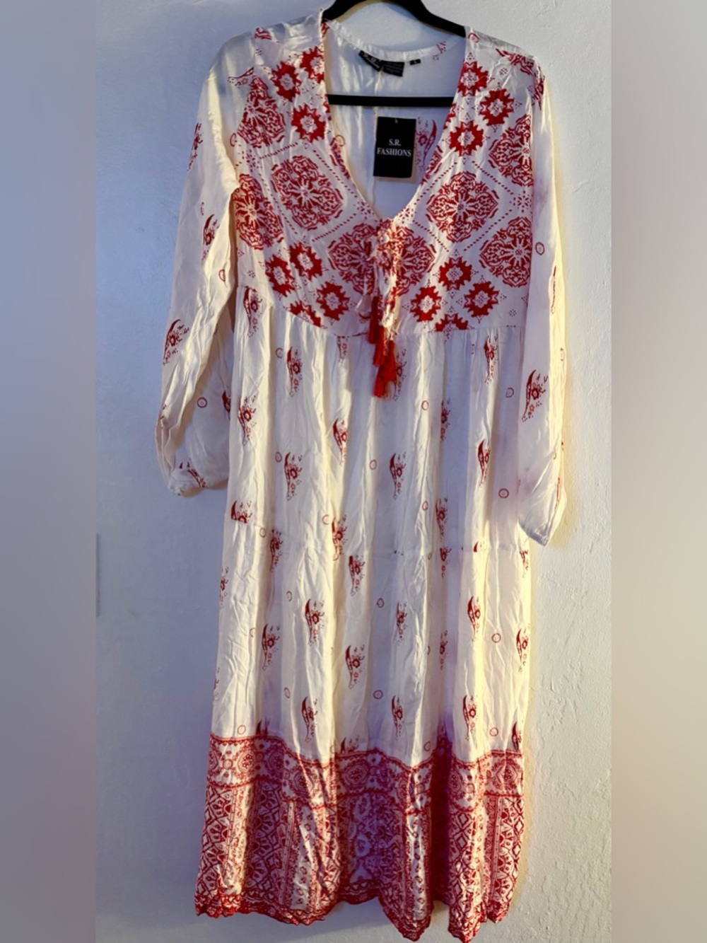 S.R. Fashions White & Red Printed V-Neck Blouse